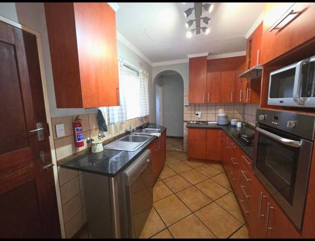 3 BEDROOM PROPERTY TO RENT IN TERENURE
